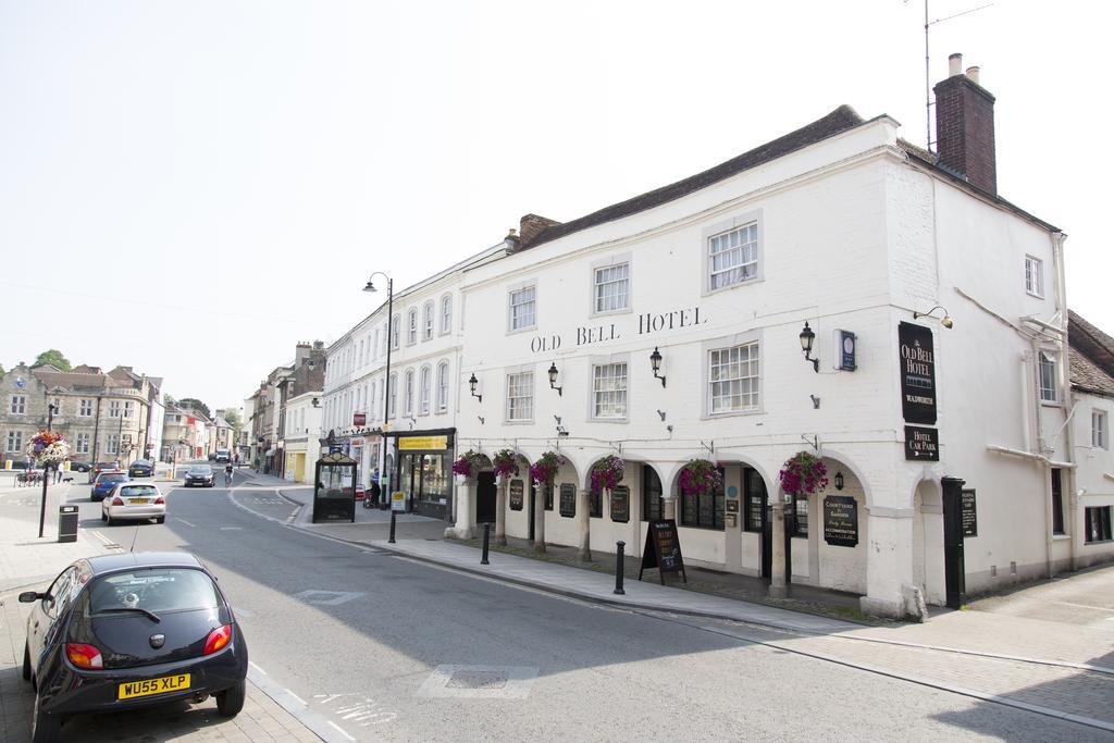 The Old Bell - Warminster Hotel Exterior foto